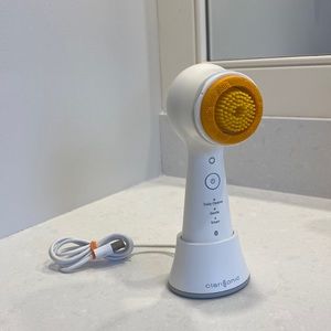 Clarisonic Mia Smart with charger